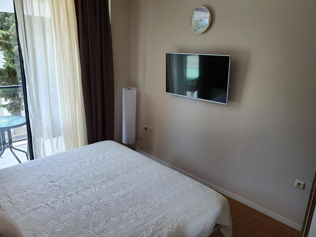 Апартамент За Гости ,,1В-15" Амара Бутик"" Ravda Exterior foto
