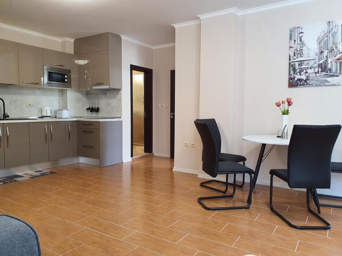 Апартамент За Гости ,,1В-15" Амара Бутик"" Ravda Exterior foto