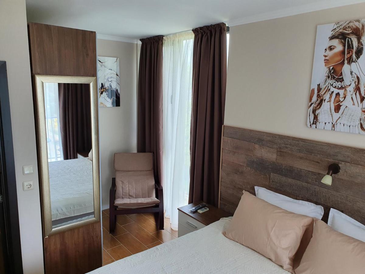 Апартамент За Гости ,,1В-15" Амара Бутик"" Ravda Exterior foto